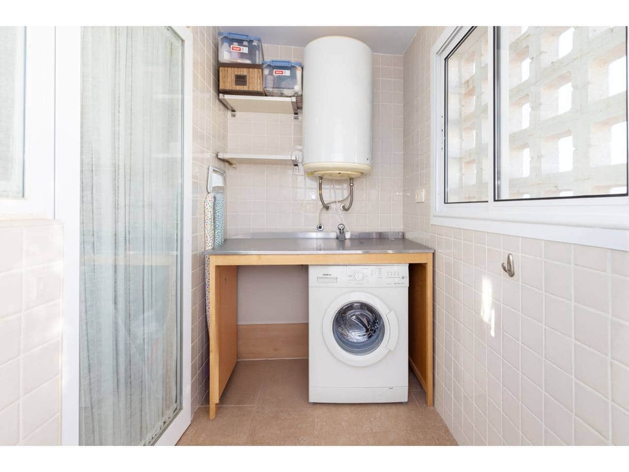 2 soveværelse Penthouse til salg i La Linea de la Concepcion med swimmingpool garage - € 550.000 (Ref: 9374996)