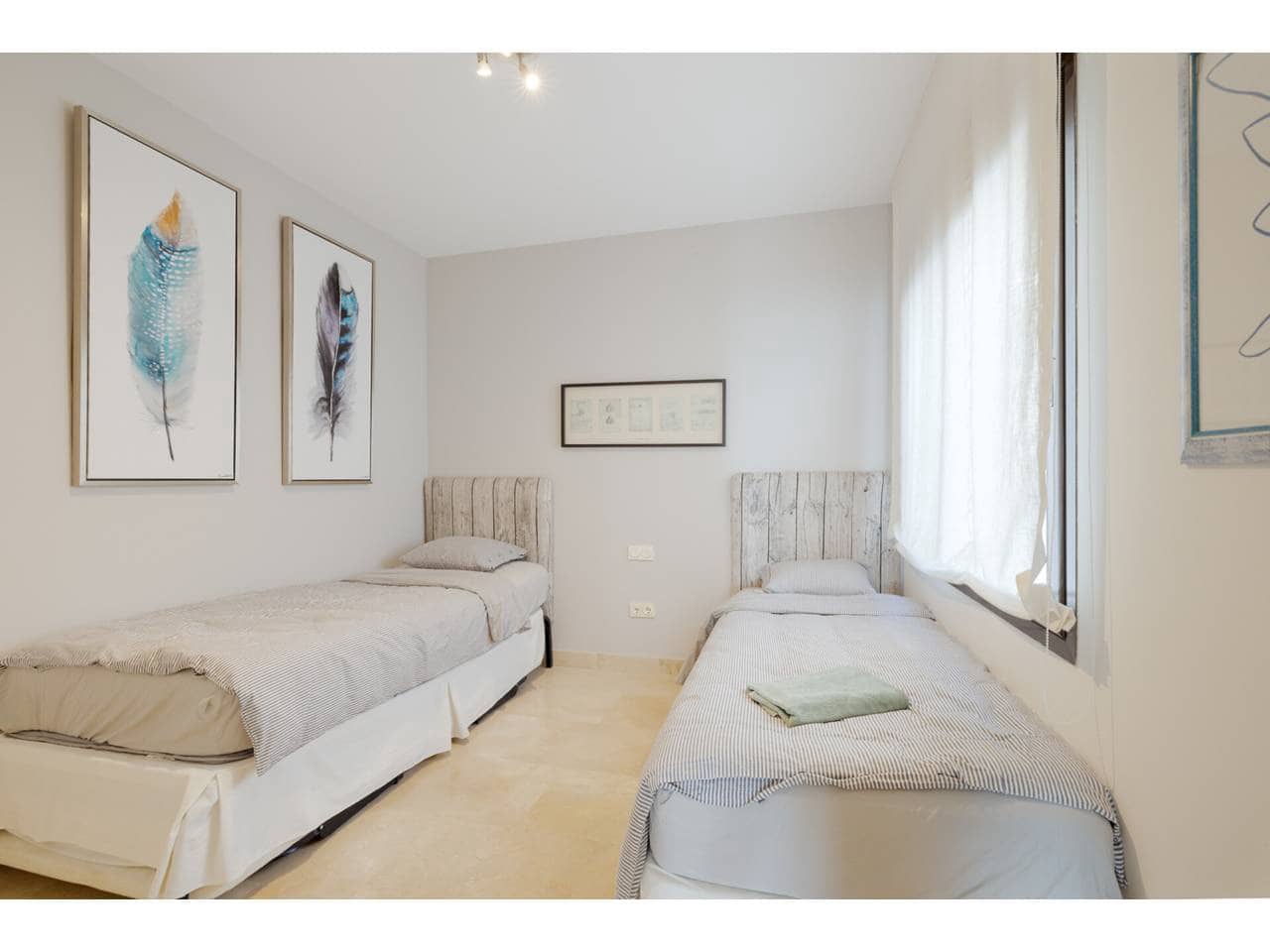 2 soveværelse Penthouse til salg i La Linea de la Concepcion med swimmingpool garage - € 550.000 (Ref: 9374996)