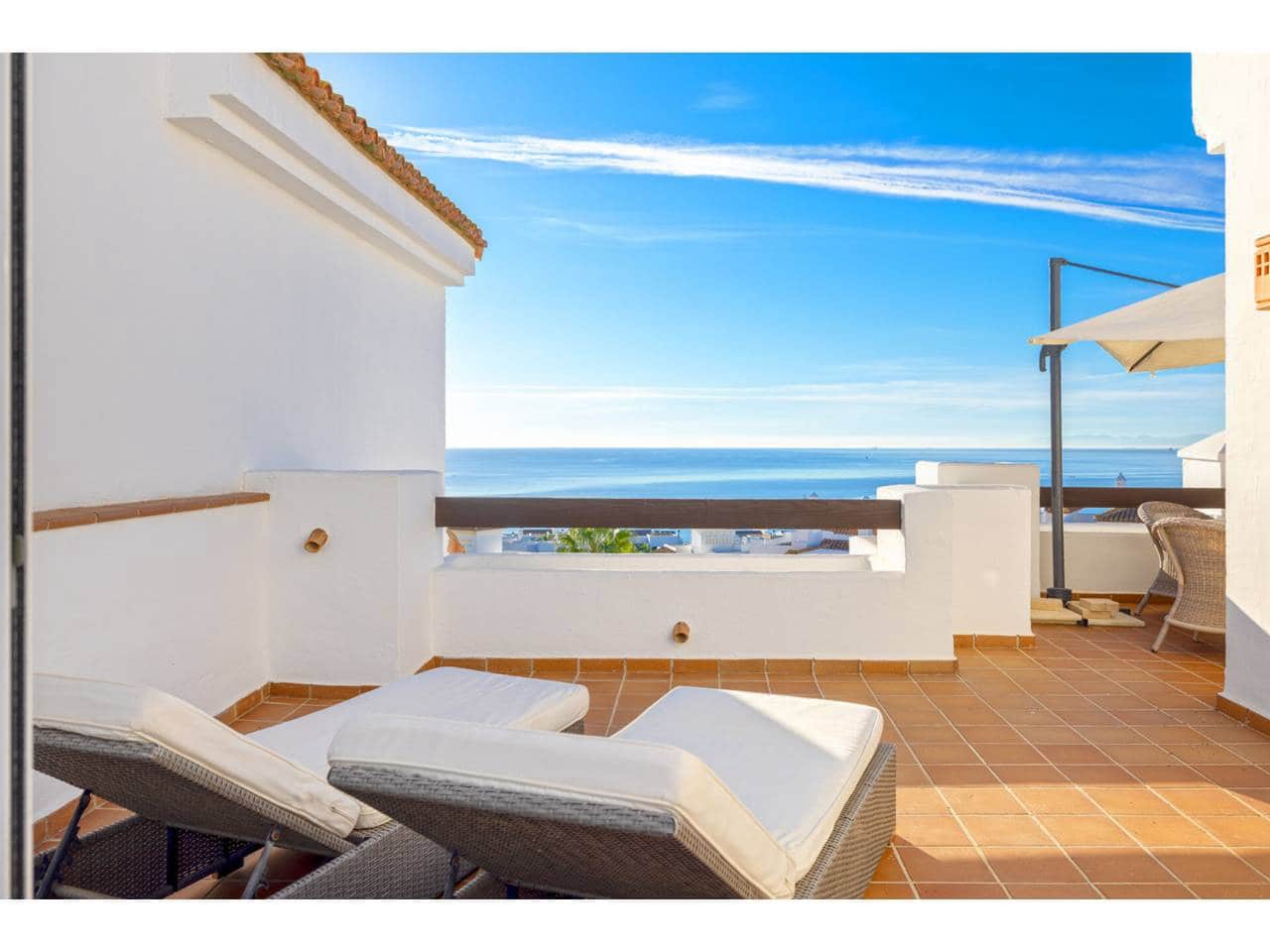 2 soveværelse Penthouse til salg i La Linea de la Concepcion med swimmingpool garage - € 550.000 (Ref: 9374996)