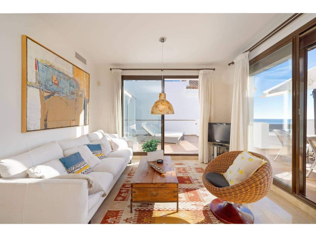 2 soveværelse Penthouse til salg i La Linea de la Concepcion med swimmingpool garage - € 550.000 (Ref: 9374996)