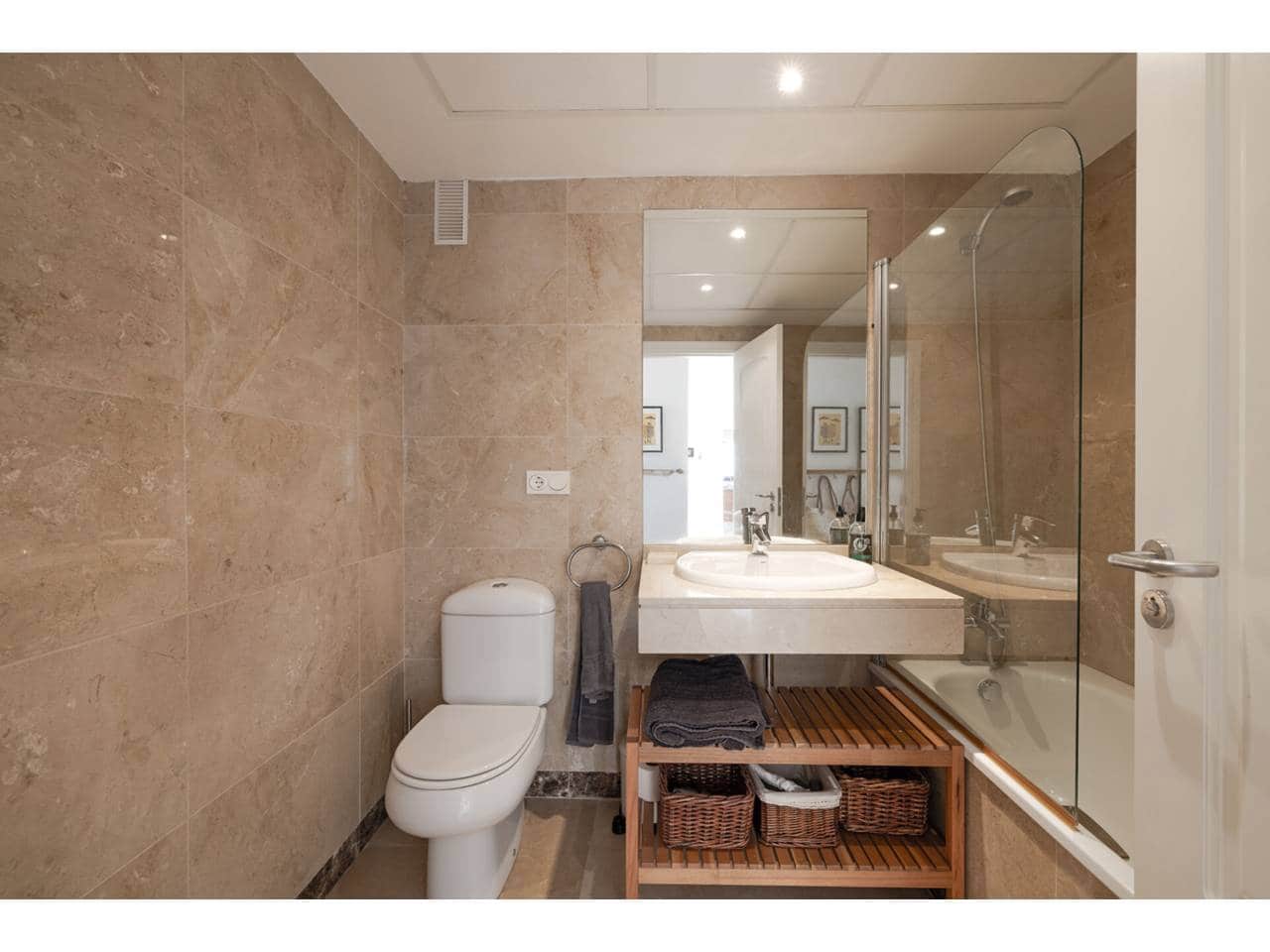 2 soveværelse Penthouse til salg i La Linea de la Concepcion med swimmingpool garage - € 550.000 (Ref: 9374996)