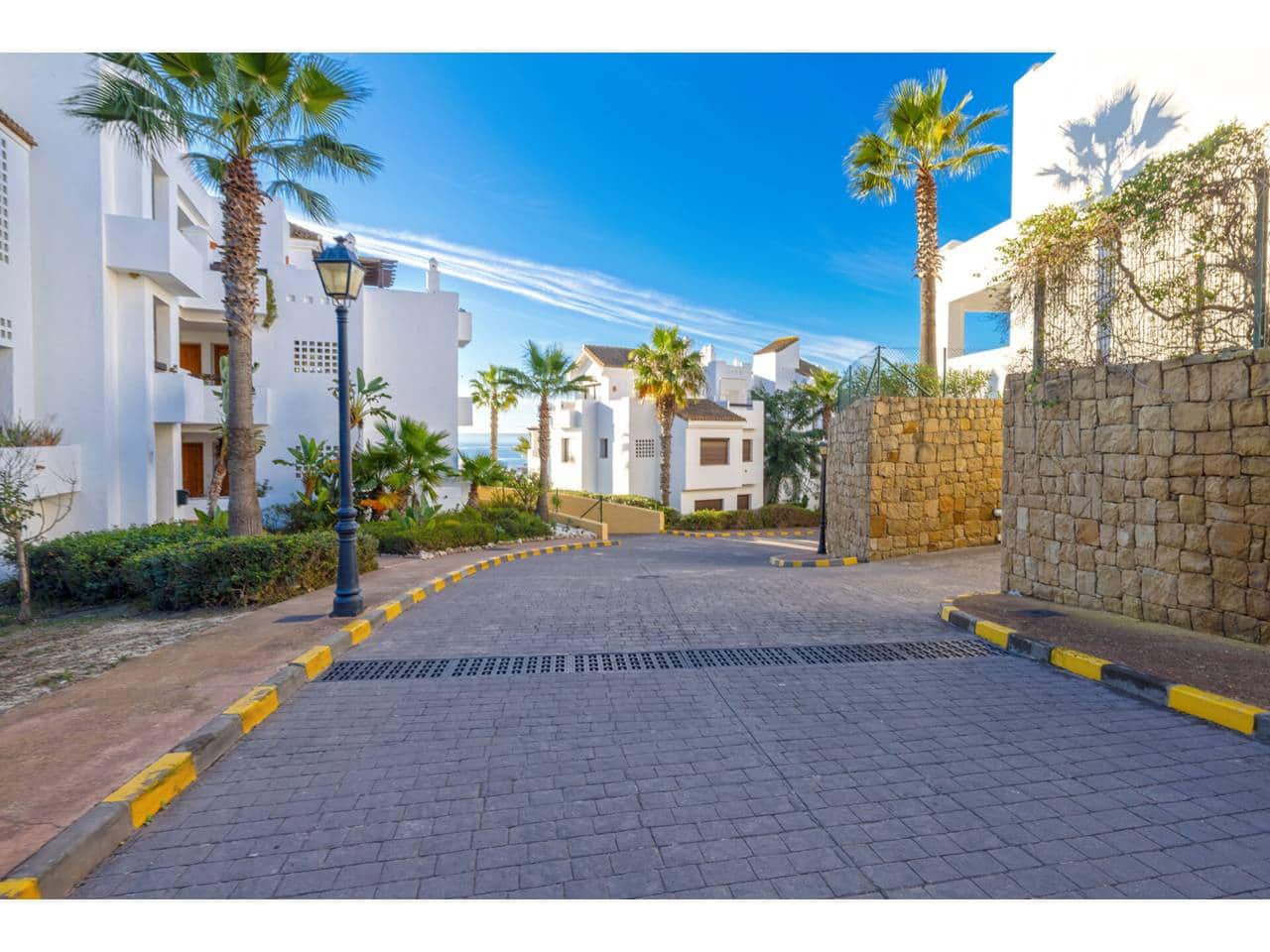 2 soveværelse Penthouse til salg i La Linea de la Concepcion med swimmingpool garage - € 550.000 (Ref: 9374996)