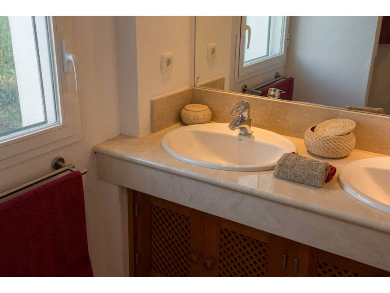 3 chambre Villa/Maison à vendre à Benalup avec piscine garage - 650 000 € (Ref: 9387560)