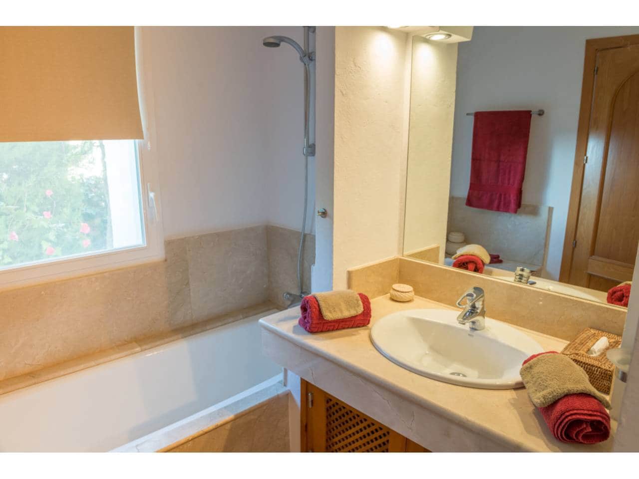 3 chambre Villa/Maison à vendre à Benalup avec piscine garage - 650 000 € (Ref: 9387560)