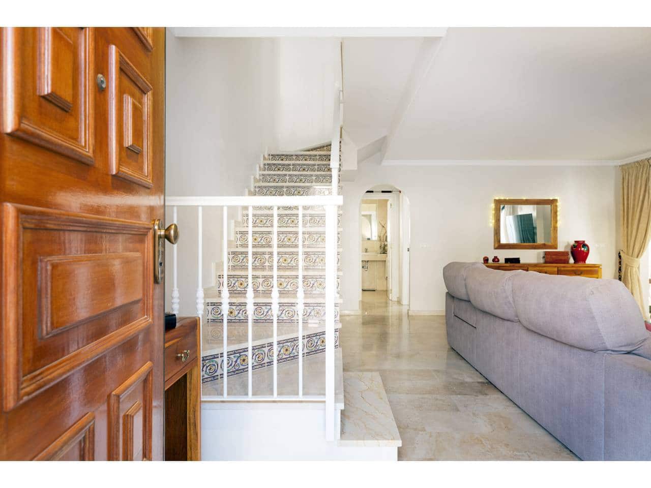 3 sypialnia Dom blizniak na sprzedaż w Manilva z basenem garażem - 549 000 € (Ref: 9400797)