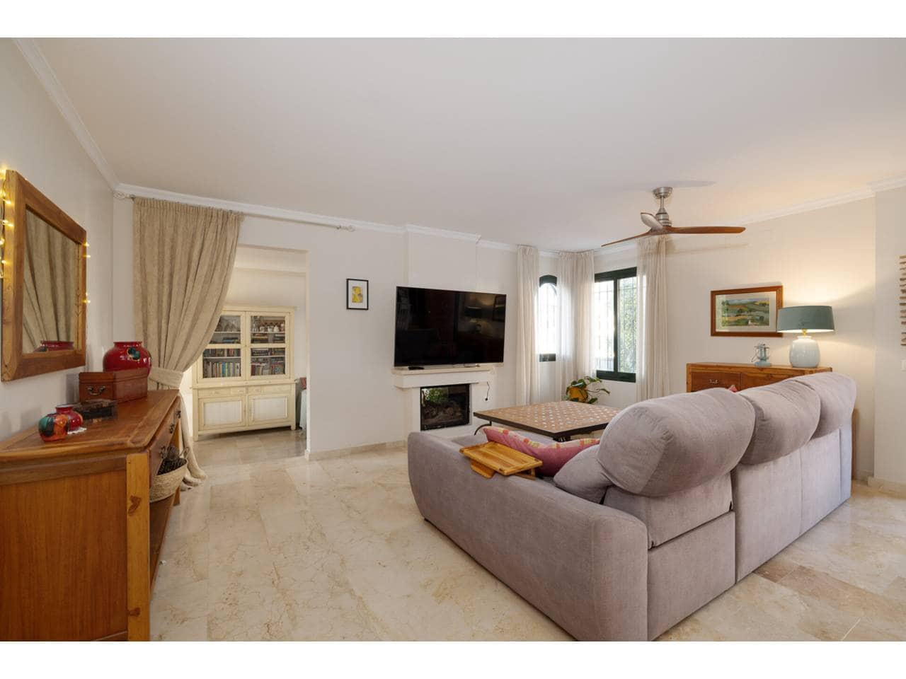 3 sypialnia Dom blizniak na sprzedaż w Manilva z basenem garażem - 549 000 € (Ref: 9400797)