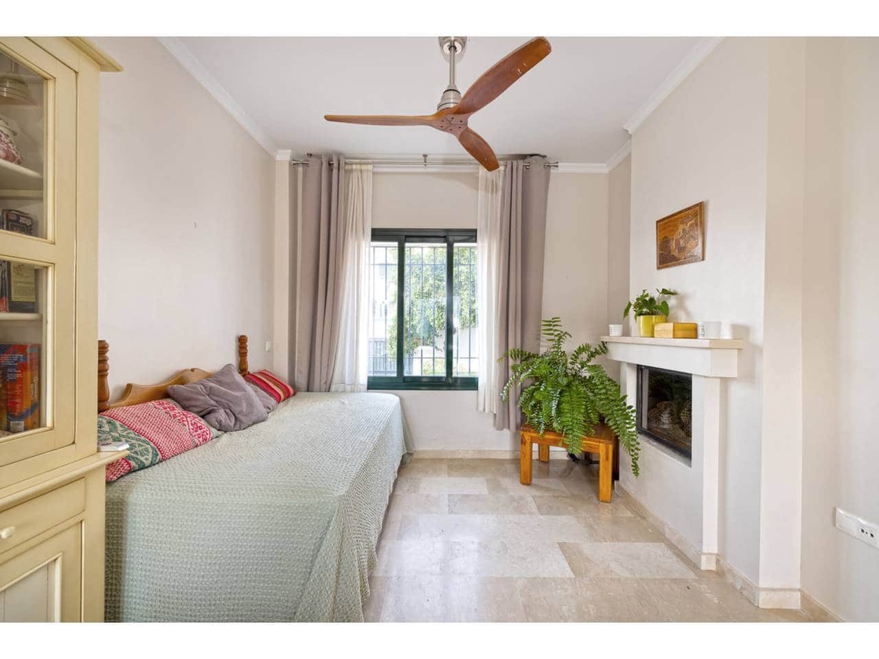 3 sypialnia Dom blizniak na sprzedaż w Manilva z basenem garażem - 549 000 € (Ref: 9400797)