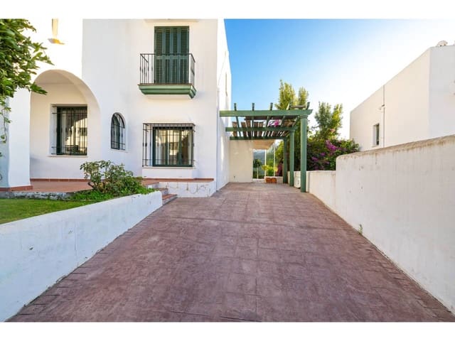 3 sypialnia Dom blizniak na sprzedaż w Manilva z basenem garażem - 549 000 € (Ref: 9400797)