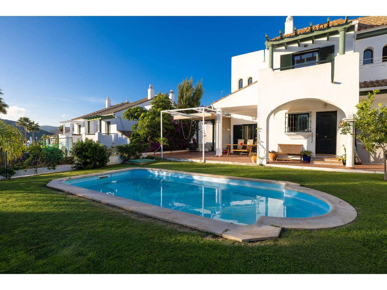 3 sypialnia Dom blizniak na sprzedaż w Manilva z basenem garażem - 549 000 € (Ref: 9400797)