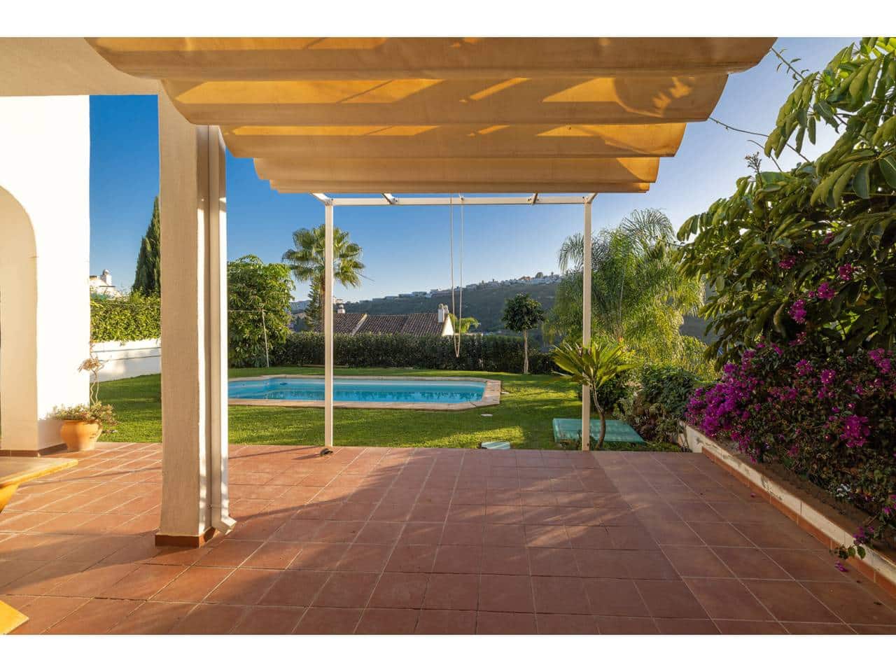 3 sypialnia Dom blizniak na sprzedaż w Manilva z basenem garażem - 549 000 € (Ref: 9400797)