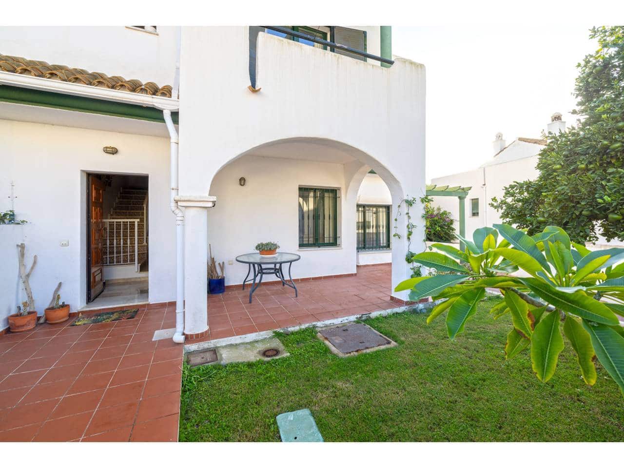 3 sypialnia Dom blizniak na sprzedaż w Manilva z basenem garażem - 549 000 € (Ref: 9400797)