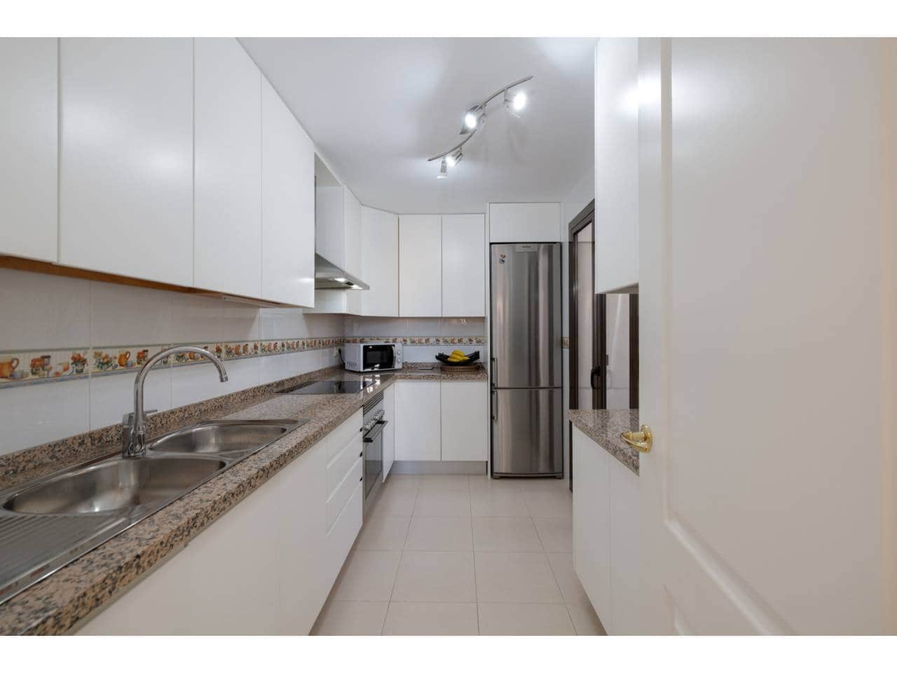 3 Zimmer Penthouse zu verkaufen in San Luis de Sabinillas mit Pool Garage - 529.000 € (Ref: 9400798)