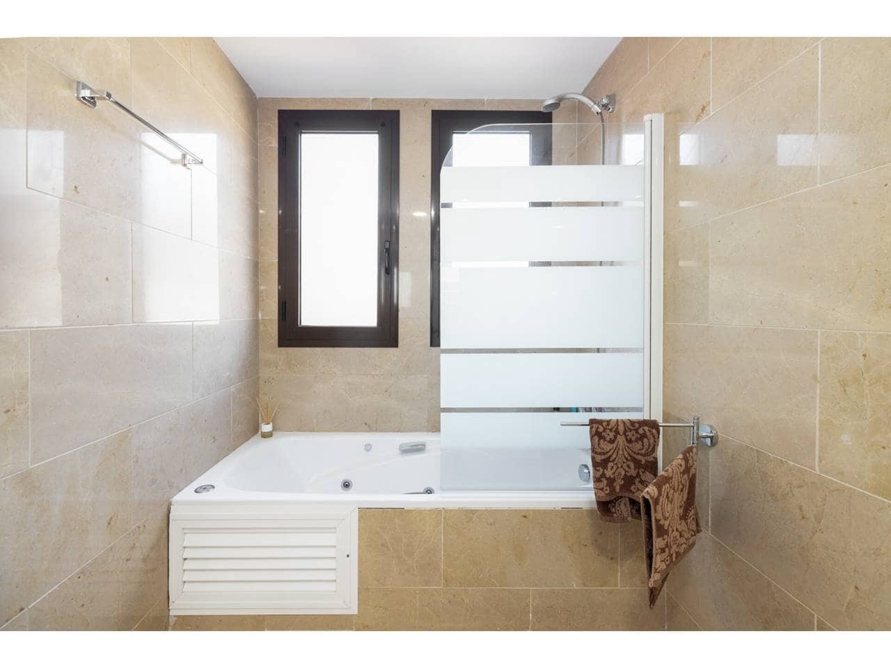 3 Zimmer Penthouse zu verkaufen in San Luis de Sabinillas mit Pool Garage - 529.000 € (Ref: 9400798)