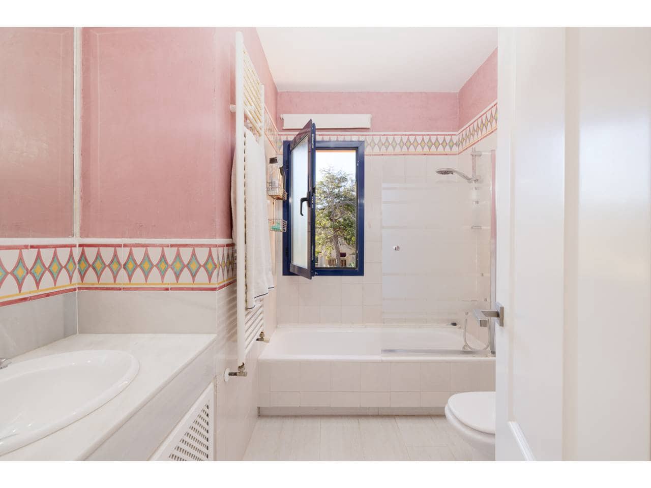 4 sypialnia Willa na sprzedaż w Sotogrande z basenem garażem - 735 000 € (Ref: 9433163)