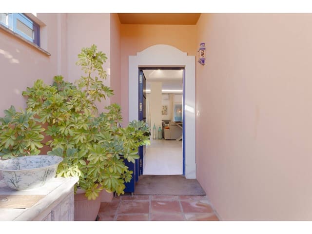 4 makuuhuone Huvila myytävänä paikassa Sotogrande, San Roque mukana uima-altaan 
autotalli - 735 000 € (Ref: 9433163)