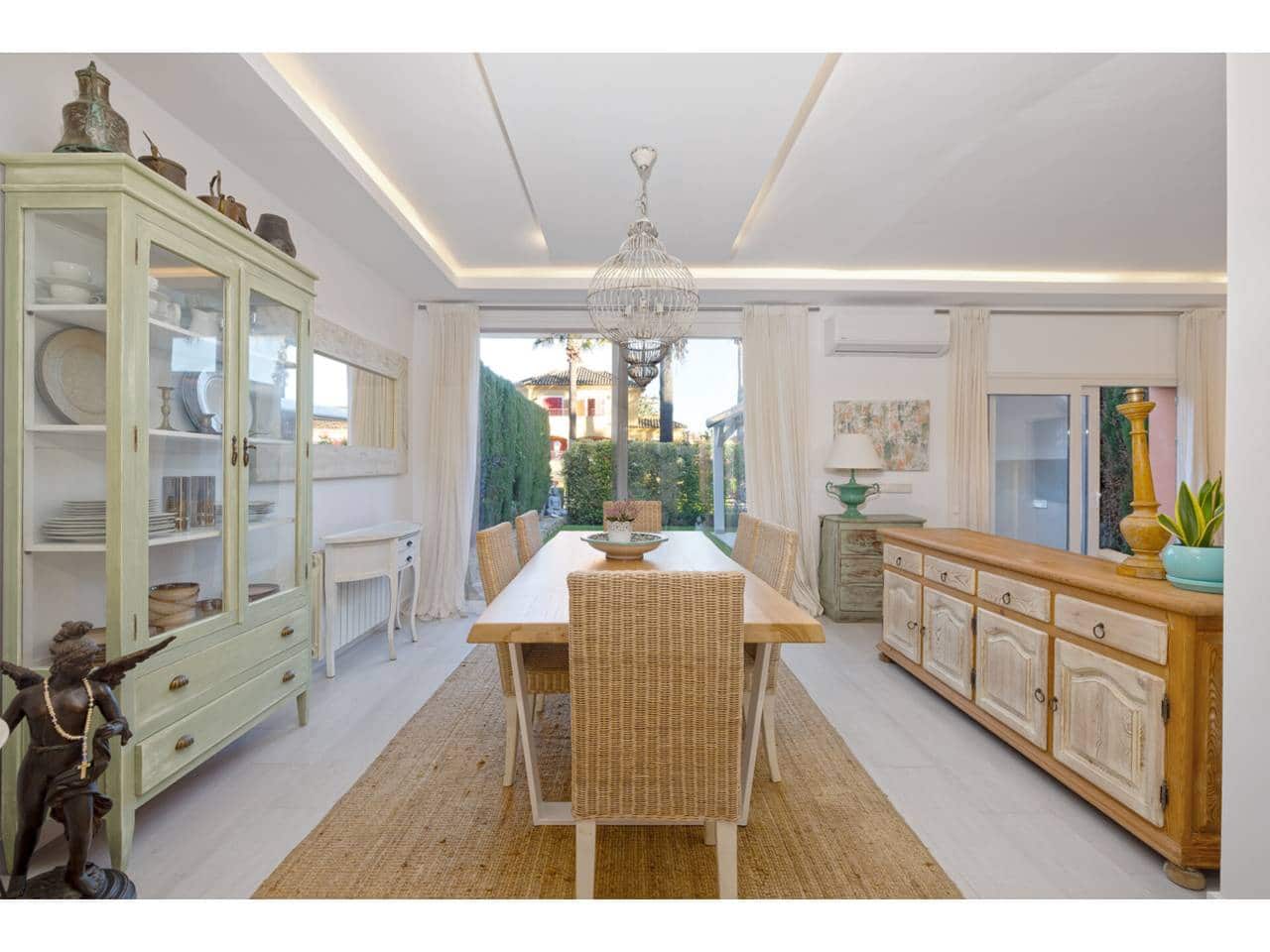 4 sypialnia Willa na sprzedaż w Sotogrande z basenem garażem - 735 000 € (Ref: 9433163)