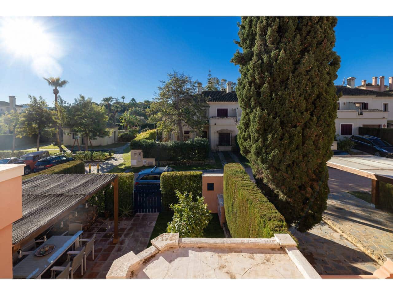 4 sypialnia Willa na sprzedaż w Sotogrande z basenem garażem - 735 000 € (Ref: 9433163)