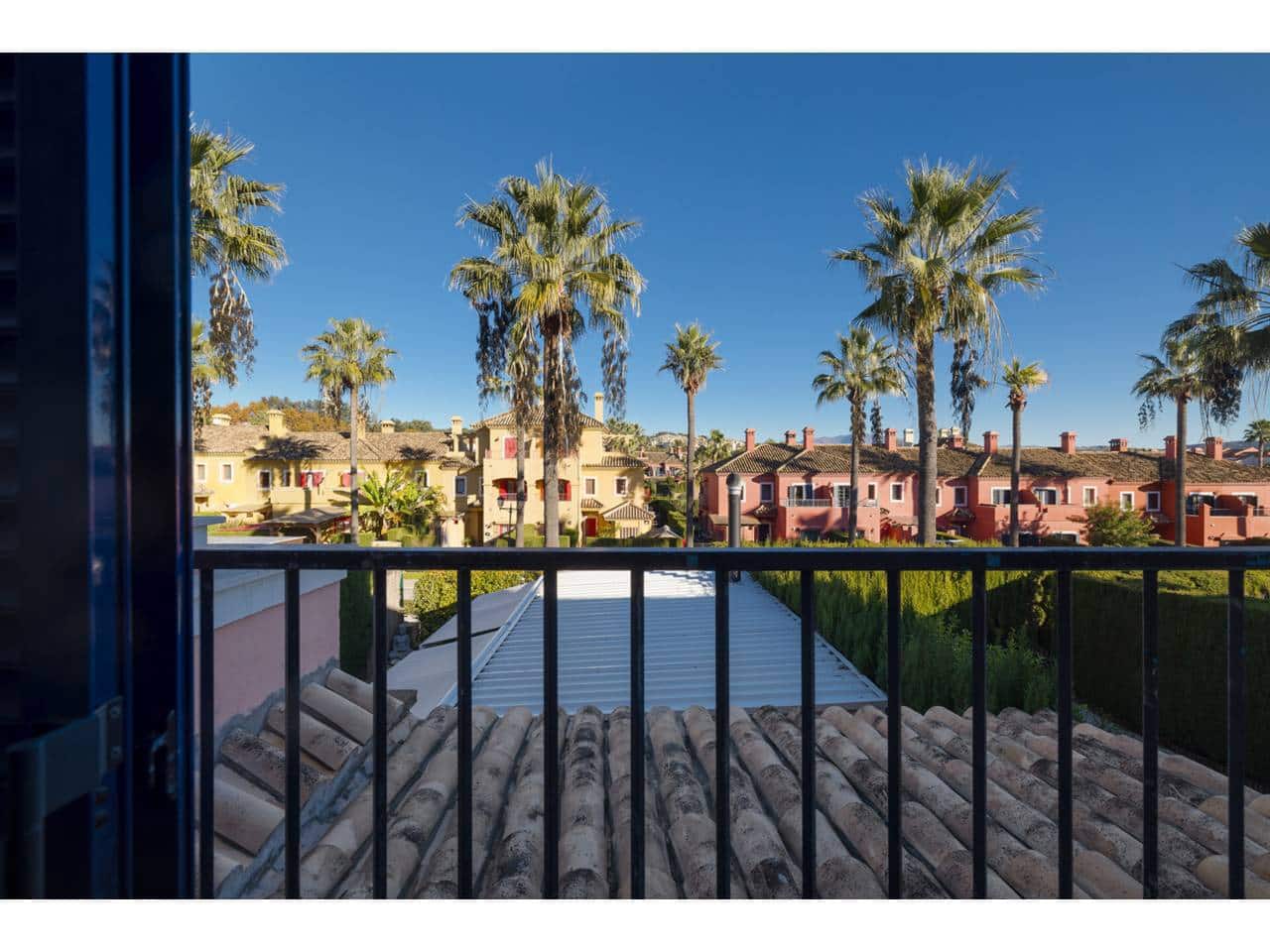 4 sypialnia Willa na sprzedaż w Sotogrande z basenem garażem - 735 000 € (Ref: 9433163)