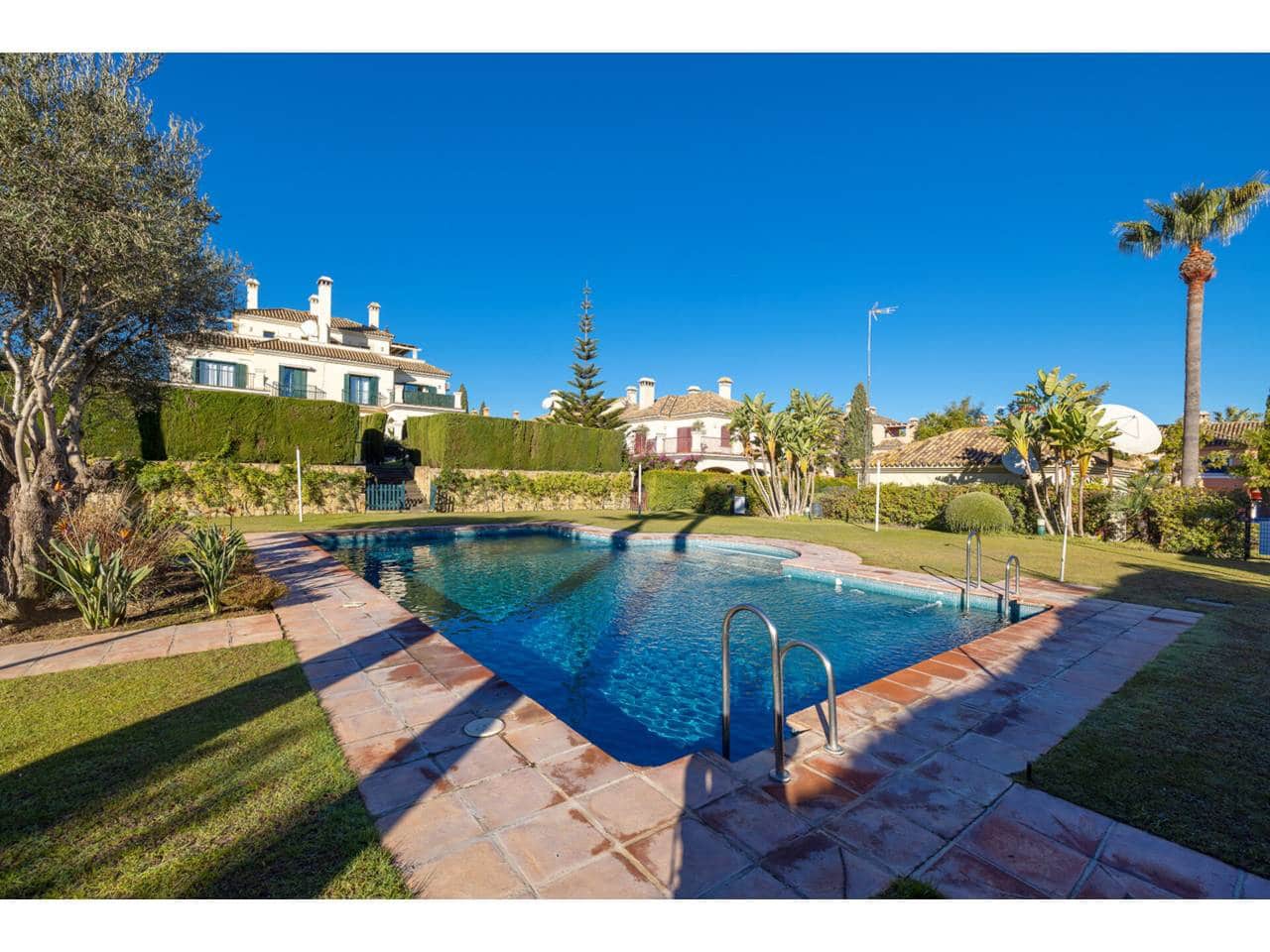 4 sypialnia Willa na sprzedaż w Sotogrande z basenem garażem - 735 000 € (Ref: 9433163)