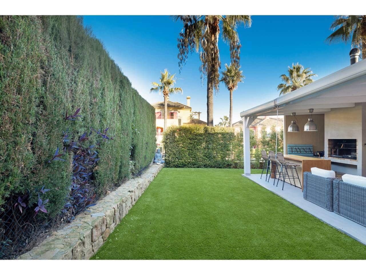 4 sypialnia Willa na sprzedaż w Sotogrande z basenem garażem - 735 000 € (Ref: 9433163)