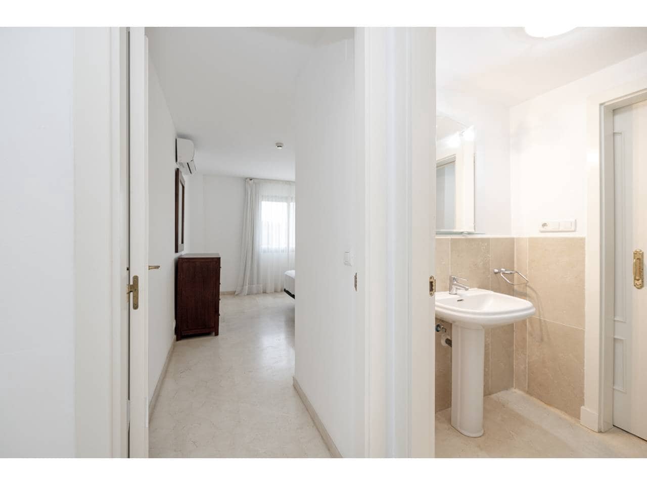 3 sypialnia Apartament na sprzedaż w Manilva z basenem garażem - 230 000 € (Ref: 9433164)