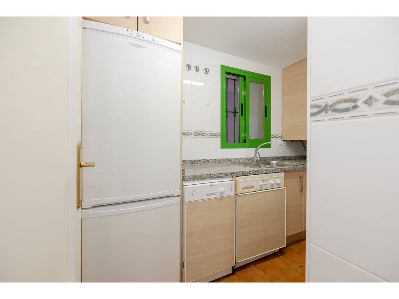 3 sypialnia Apartament na sprzedaż w Manilva z basenem garażem - 230 000 € (Ref: 9433164)