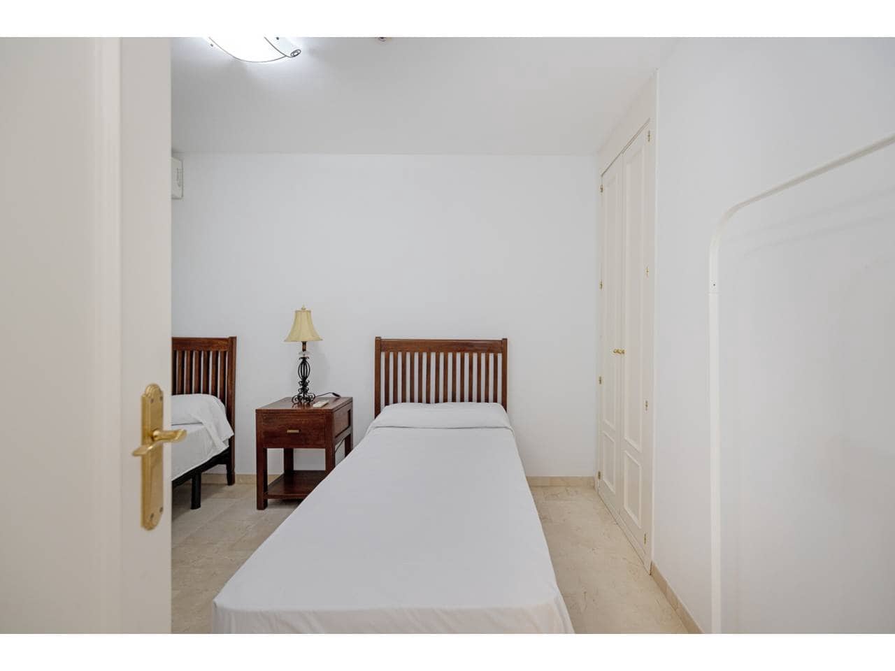 3 sypialnia Apartament na sprzedaż w Manilva z basenem garażem - 230 000 € (Ref: 9433164)