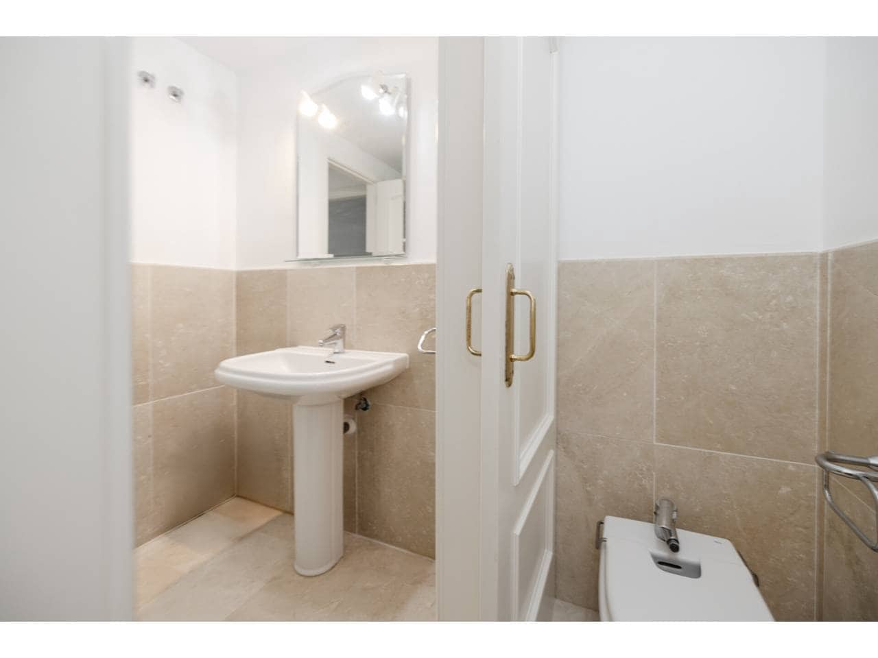 3 sypialnia Apartament na sprzedaż w Manilva z basenem garażem - 230 000 € (Ref: 9433164)