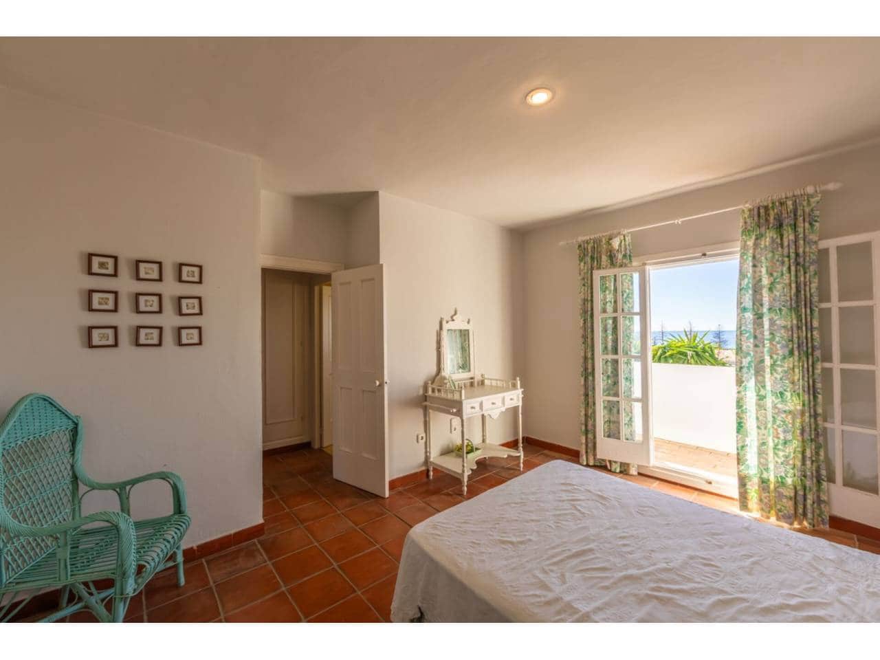 4 slaapkamer Villa te koop in Los Canos de Meca met zwembad garage - € 1.250.000 (Ref: 9433165)