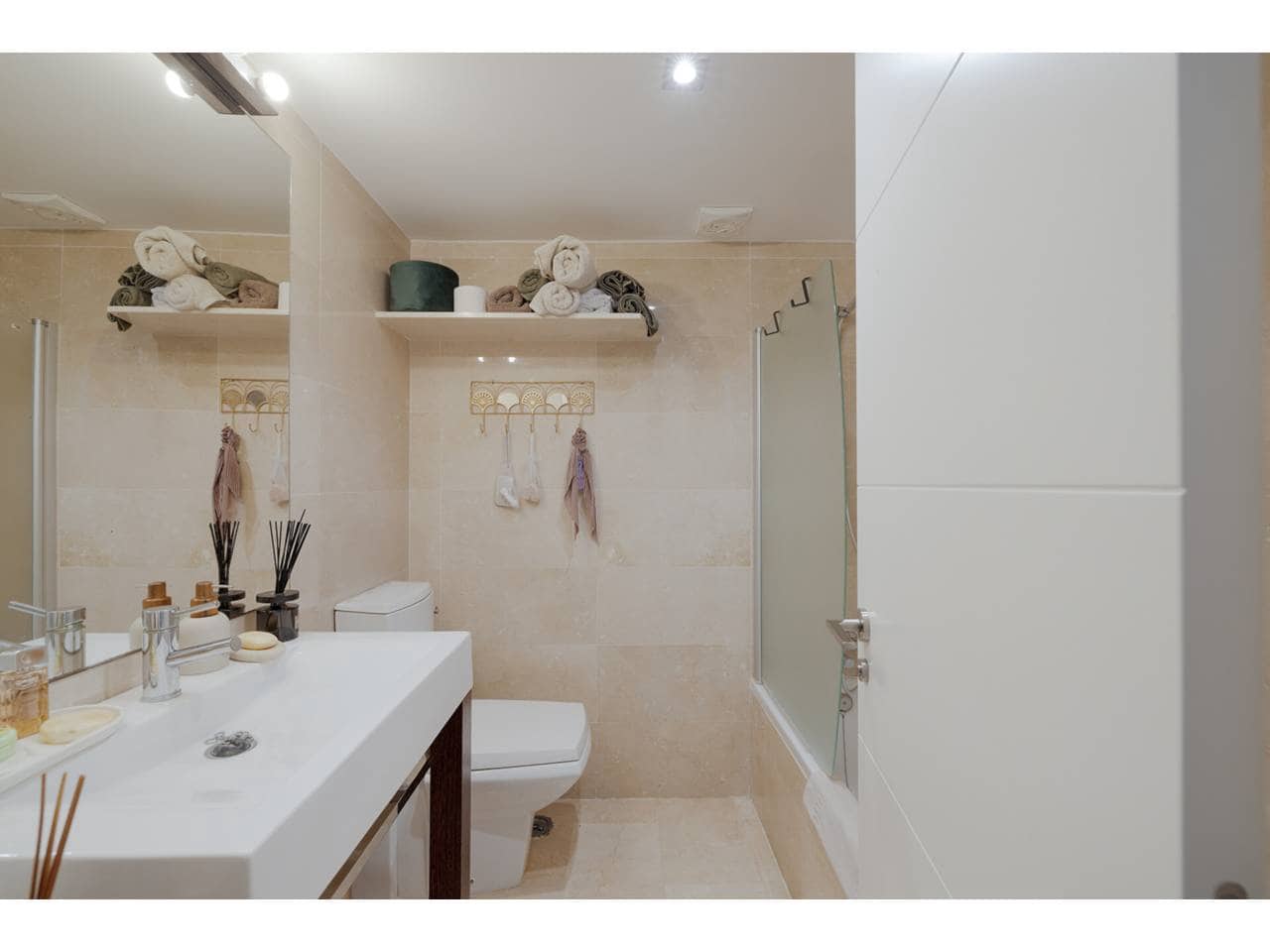 2 bedroom Apartment for sale in Casares with garage - € 450,000 (Ref: 9446164)