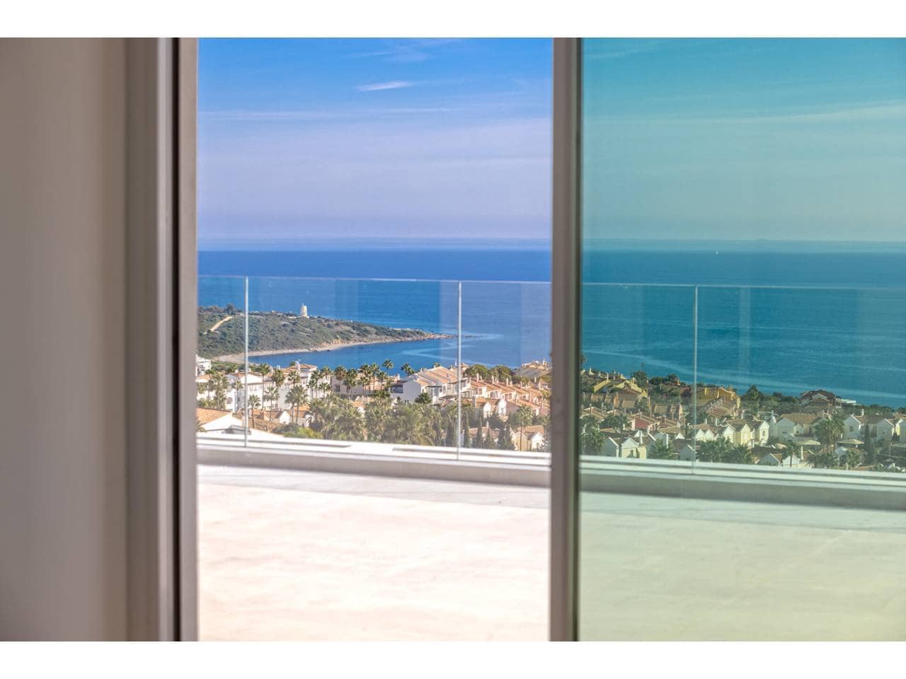 3 soveværelse Penthouse til salg i La Alcaidesa med swimmingpool garage - € 1.050.000 (Ref: 9468162)