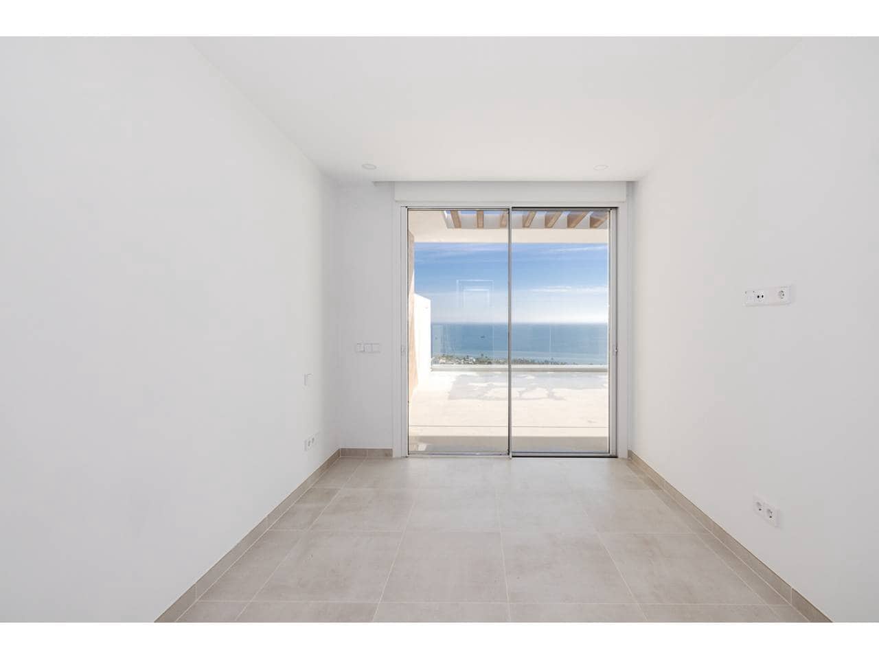 3 soveværelse Penthouse til salg i La Alcaidesa med swimmingpool garage - € 1.050.000 (Ref: 9468162)