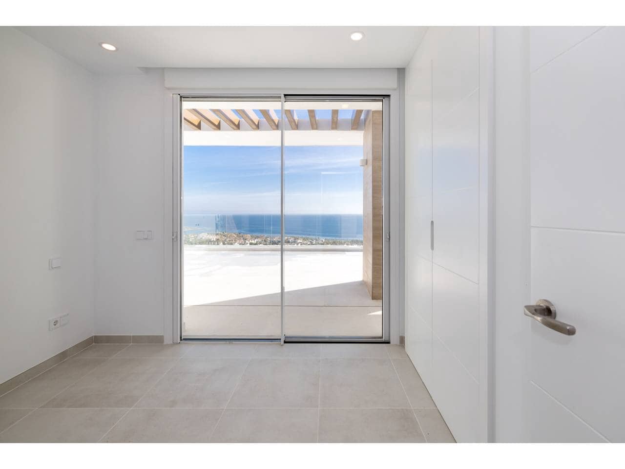 3 soveværelse Penthouse til salg i La Alcaidesa med swimmingpool garage - € 1.050.000 (Ref: 9468162)