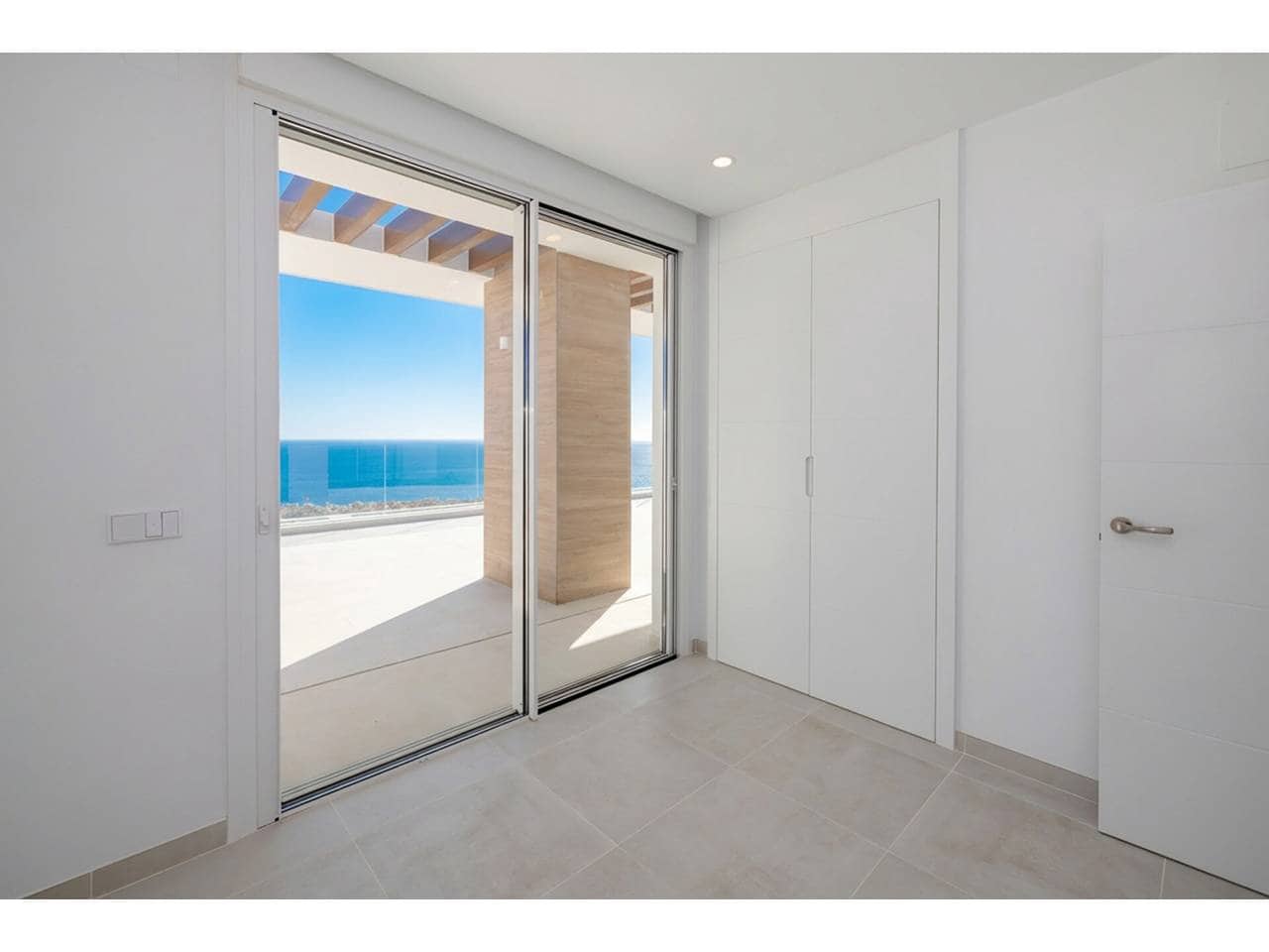 3 soveværelse Penthouse til salg i La Alcaidesa med swimmingpool garage - € 1.050.000 (Ref: 9468162)