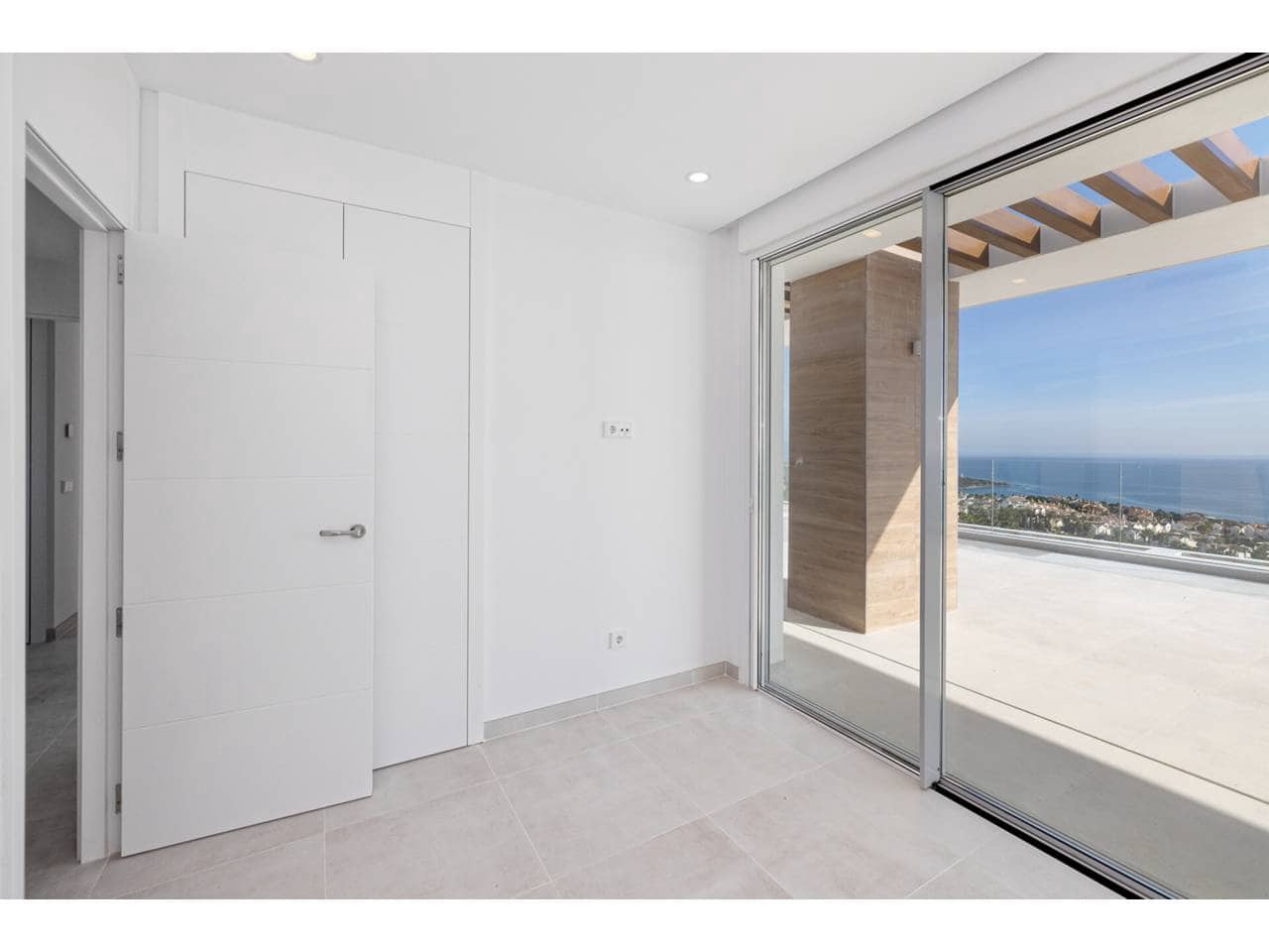 3 soveværelse Penthouse til salg i La Alcaidesa med swimmingpool garage - € 1.050.000 (Ref: 9468162)