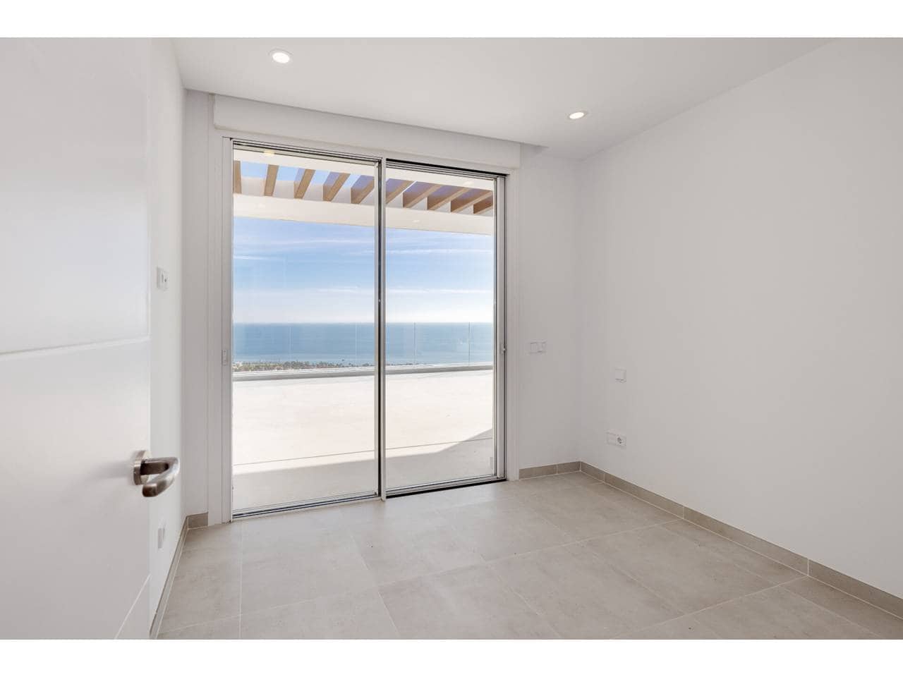 3 soveværelse Penthouse til salg i La Alcaidesa med swimmingpool garage - € 1.050.000 (Ref: 9468162)