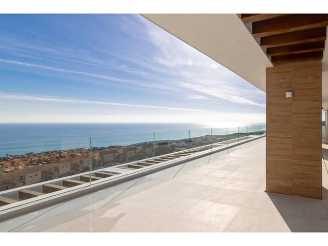 3 makuuhuone Kattohuoneisto myytävänä paikassa La Alcaidesa mukana uima-altaan 
autotalli - 1 050 000 € (Ref: 9468162)