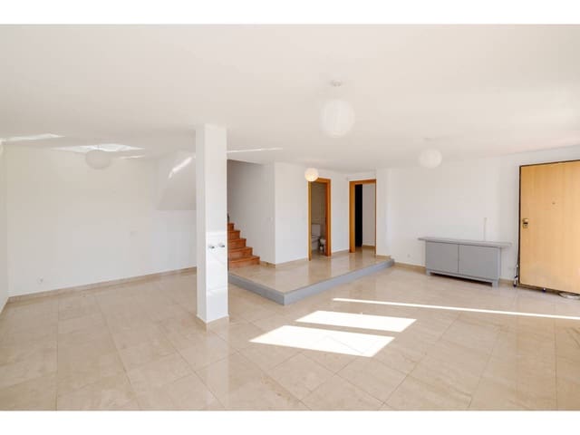 5 bedroom Townhouse for sale in Manilva with garage - € 595,000 (Ref: 9468163)