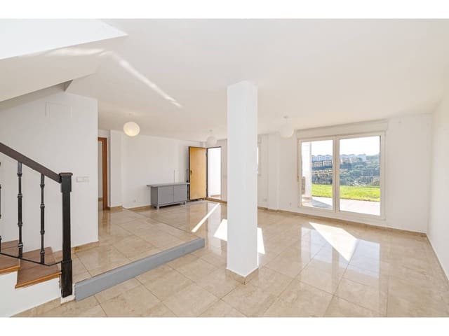 5 bedroom Townhouse for sale in Manilva with garage - € 595,000 (Ref: 9468163)