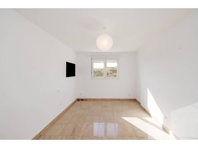 5 bedroom Townhouse for sale in Manilva with garage - € 595,000 (Ref: 9468163)