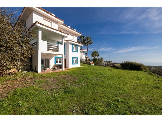 5 bedroom Townhouse for sale in Manilva with garage - € 595,000 (Ref: 9468163)