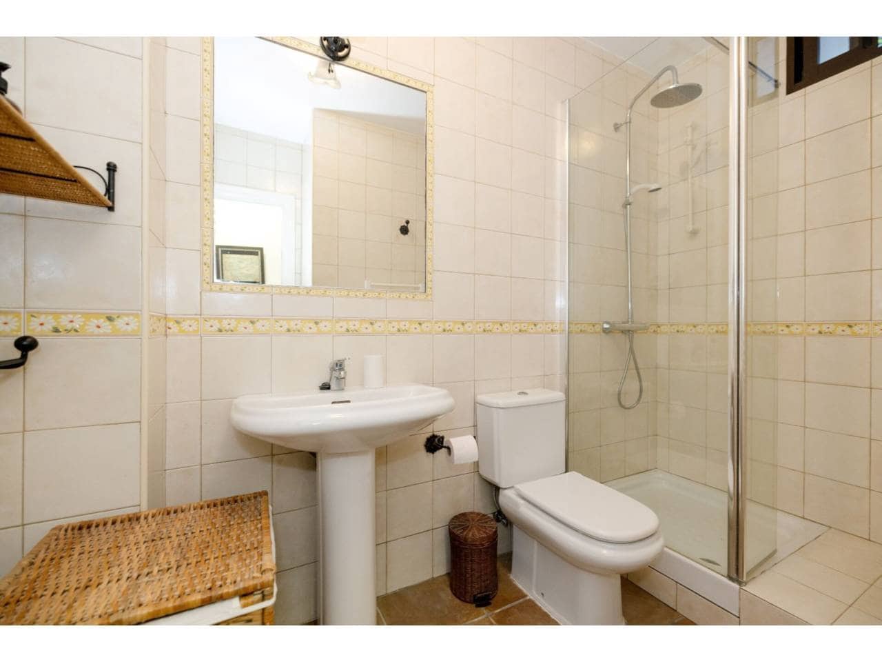 4 sypialnia Willa na sprzedaż w Algeciras z basenem garażem - 825 000 € (Ref: 9488122)