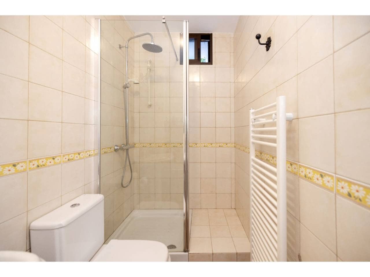 4 sypialnia Willa na sprzedaż w Algeciras z basenem garażem - 825 000 € (Ref: 9488122)