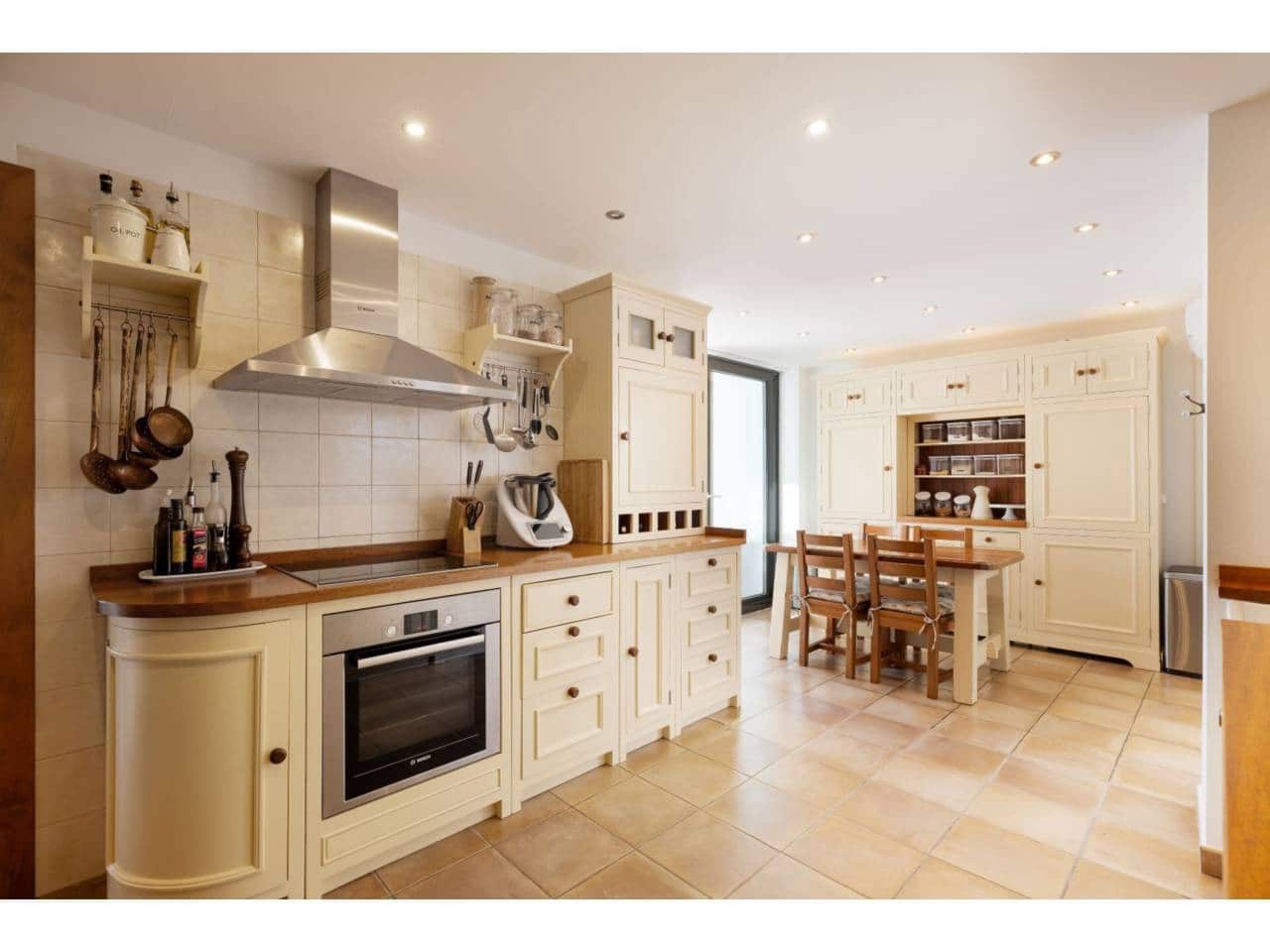 4 sypialnia Willa na sprzedaż w Algeciras z basenem garażem - 825 000 € (Ref: 9488122)