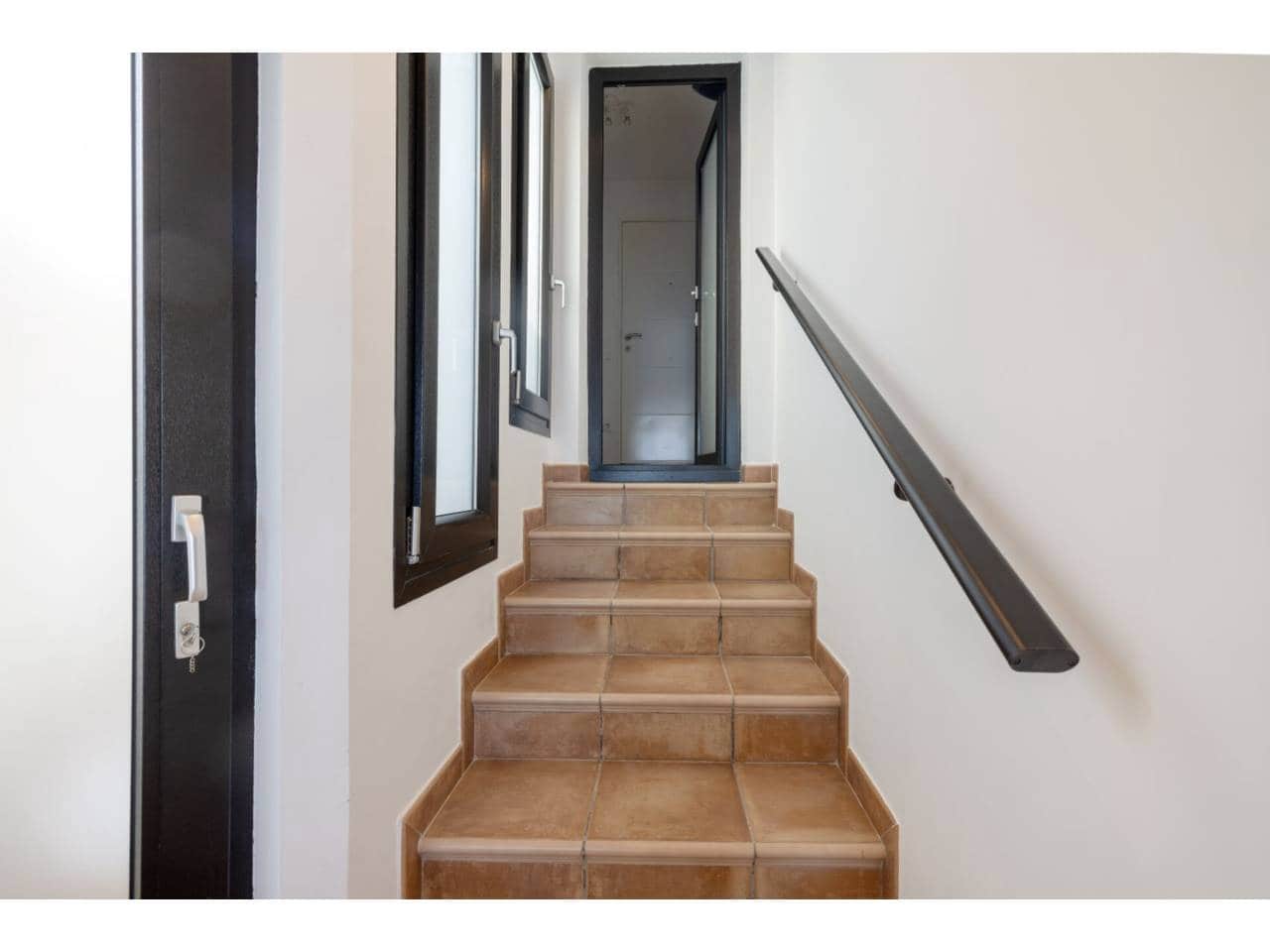 4 sypialnia Willa na sprzedaż w Algeciras z basenem garażem - 825 000 € (Ref: 9488122)