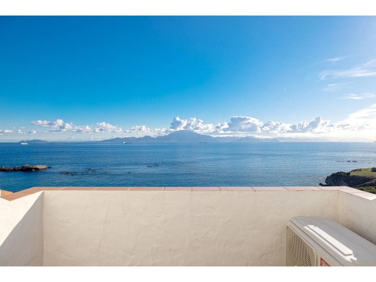 4 sypialnia Willa na sprzedaż w Algeciras z basenem garażem - 825 000 € (Ref: 9488122)