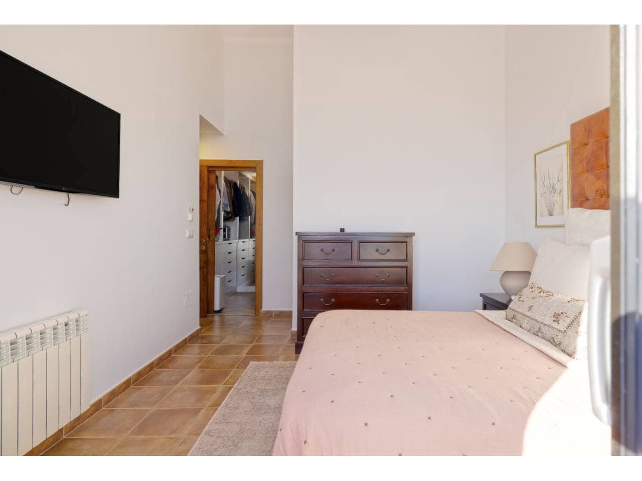 4 sypialnia Willa na sprzedaż w Algeciras z basenem garażem - 825 000 € (Ref: 9488122)