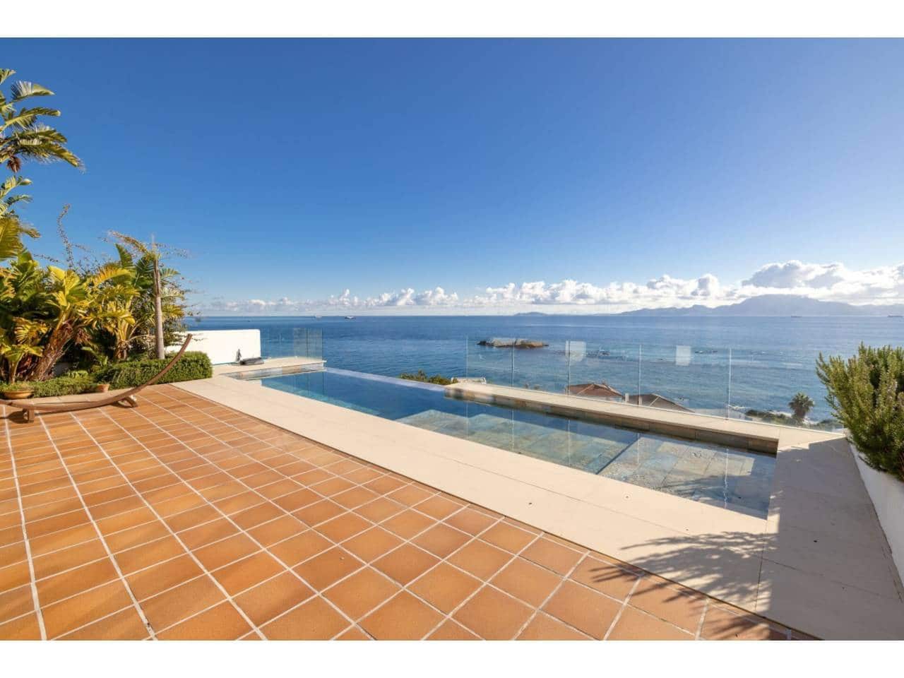 4 sypialnia Willa na sprzedaż w Algeciras z basenem garażem - 825 000 € (Ref: 9488122)