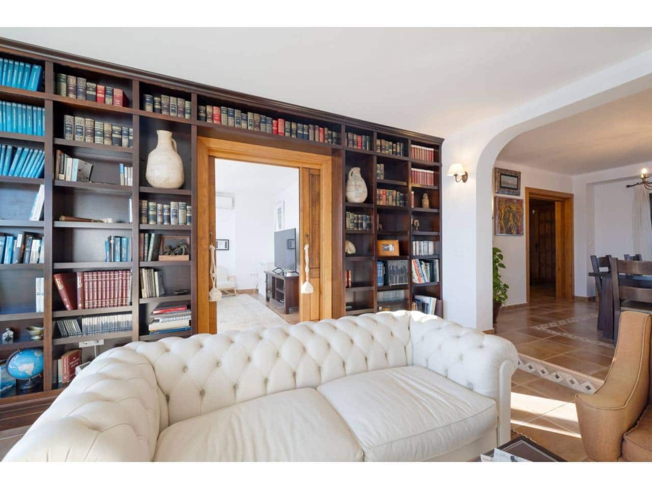 4 sypialnia Willa na sprzedaż w Algeciras z basenem garażem - 825 000 € (Ref: 9488122)