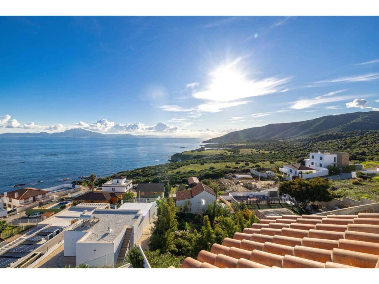 4 sypialnia Willa na sprzedaż w Algeciras z basenem garażem - 825 000 € (Ref: 9488122)